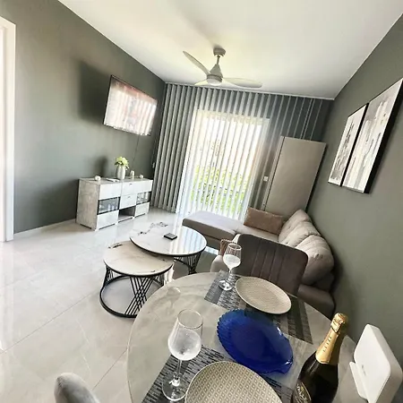K15 Luxe Oasis Retreat - 3 Minute Drive To * Paphos